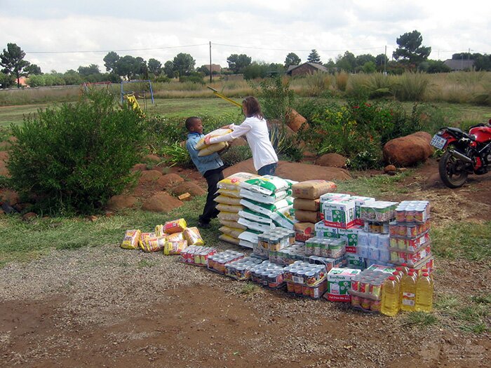  - Much needed food and groceries to Simunye Care Centre