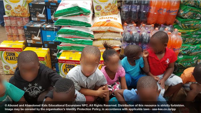  - Food Fund consignment to Reamogetswe Resource Centre, Muldersdrift