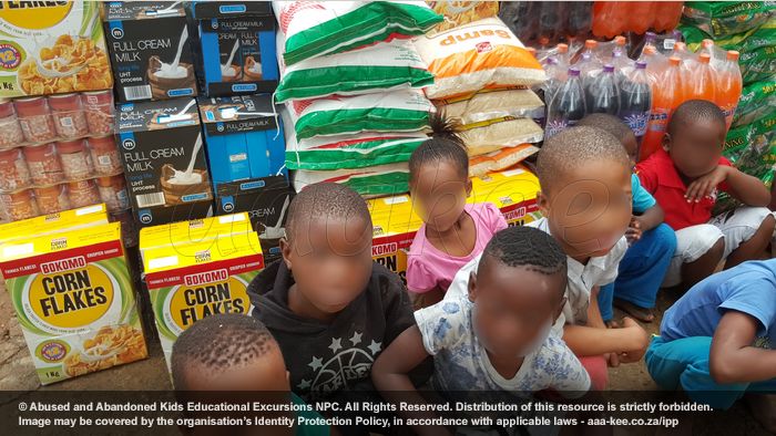  - Food Fund consignment to Reamogetswe Resource Centre, Muldersdrift
