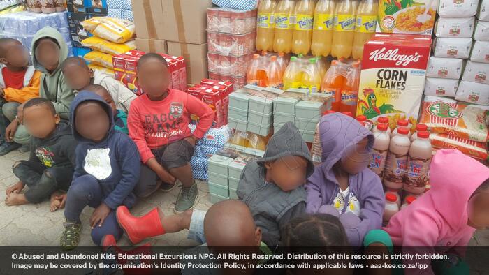  - Food Fund consignment to Reamogetswe Resource Centre